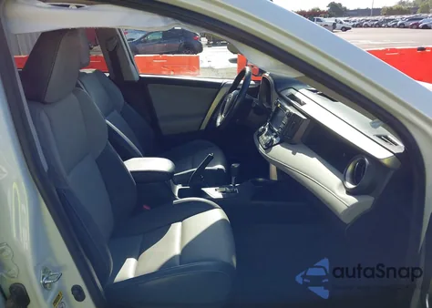 2015 Toyota Rav4 Limited z USA, uszkodzony, nr VIN 2T3DFREV4FW387133